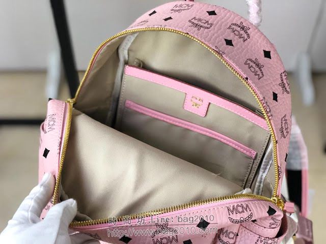 MCM雙肩背包 原單 5910 STARK CHEVRON系列 時尚V字型條紋彩虹釘新款 經典印花logo雙肩包 MCM背包  mdmc1238
